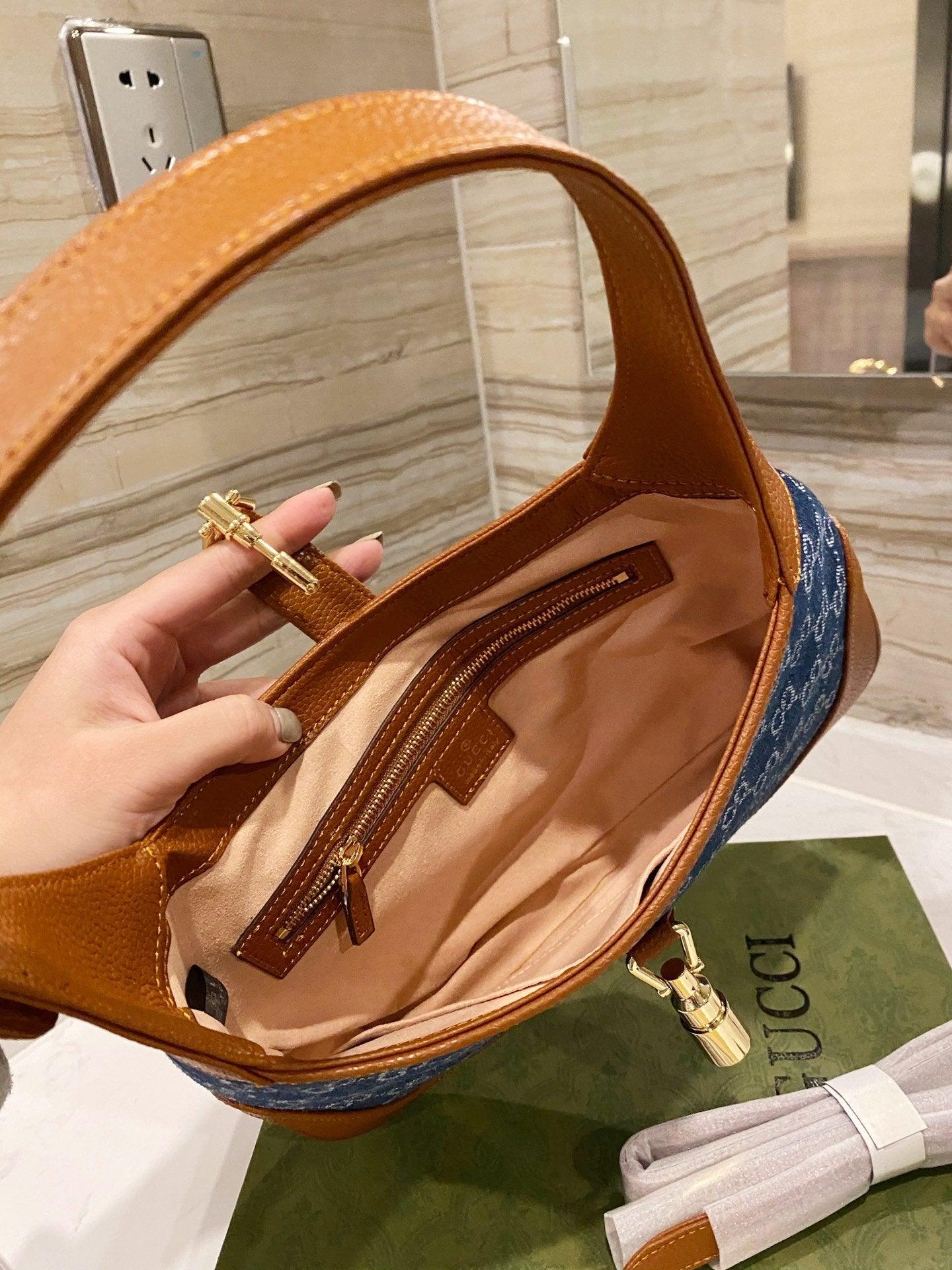 Sneakerhill - Luxury Edition Bags GCI 220 Sneakerhill