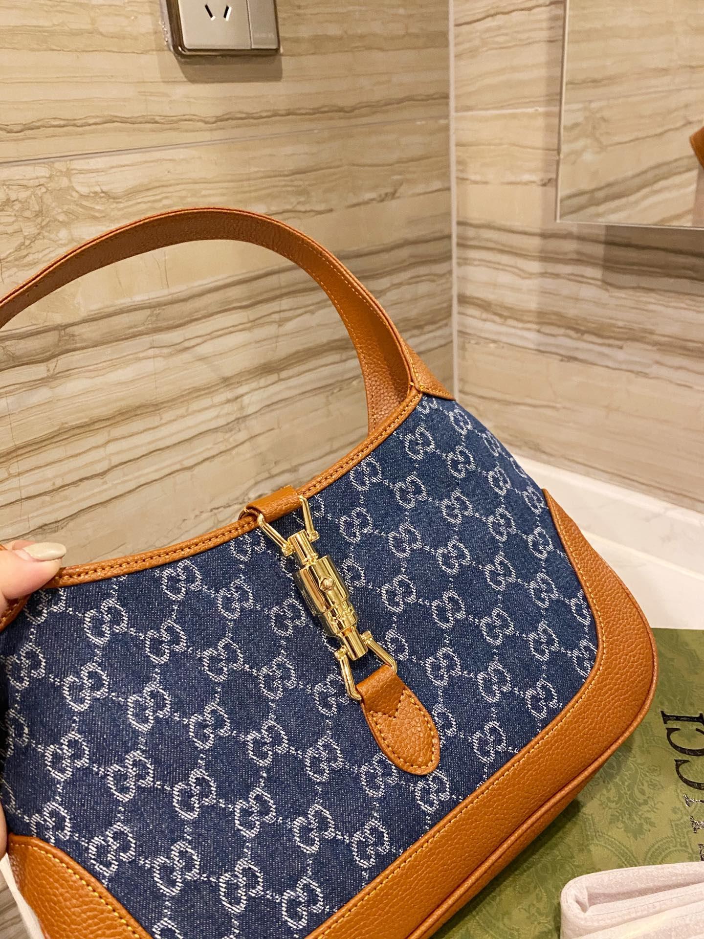 Sneakerhill - Luxury Edition Bags GCI 220 Sneakerhill