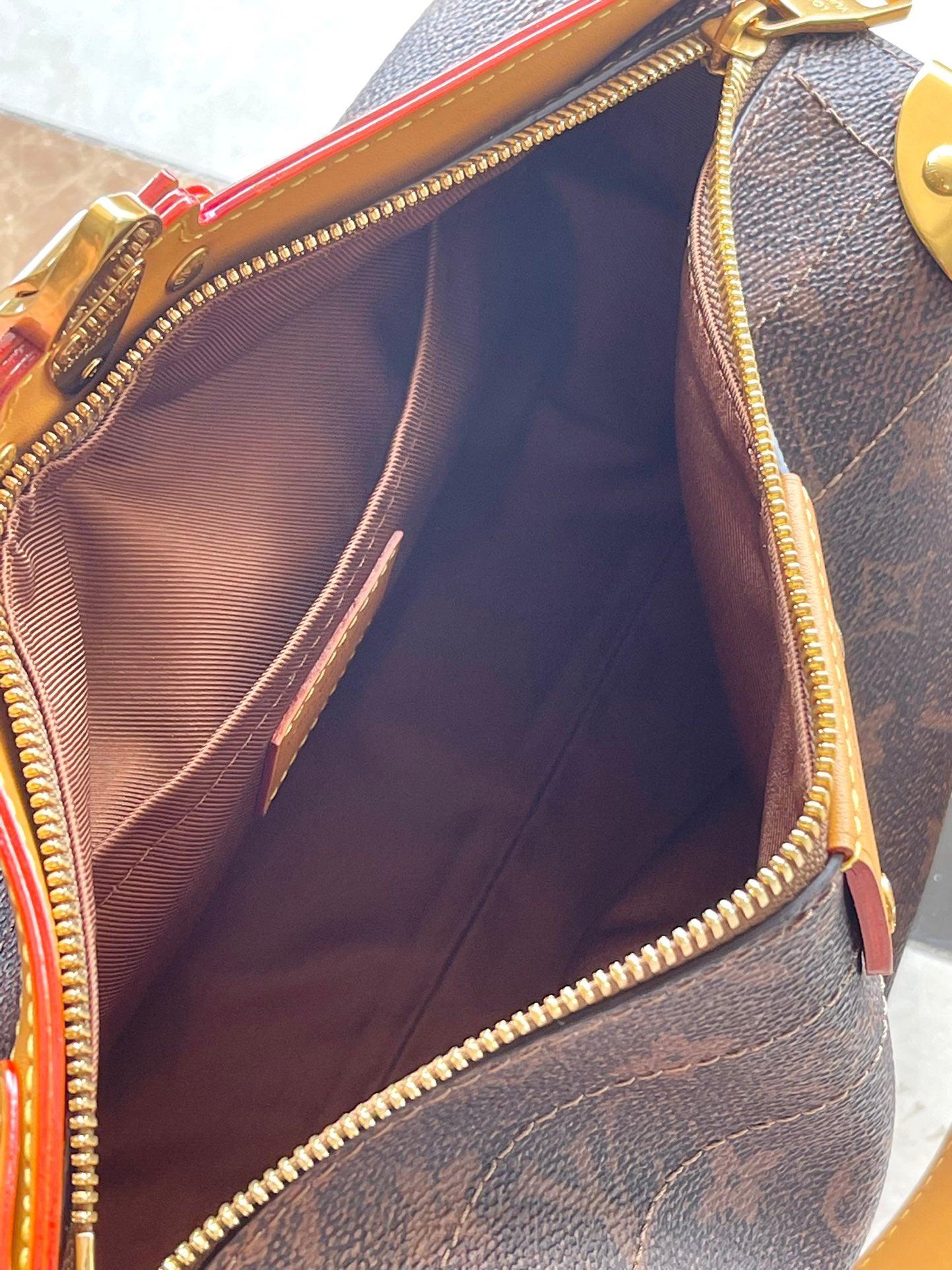 LV Soul Trunk East West Monogram Dus M11744 1984brand
