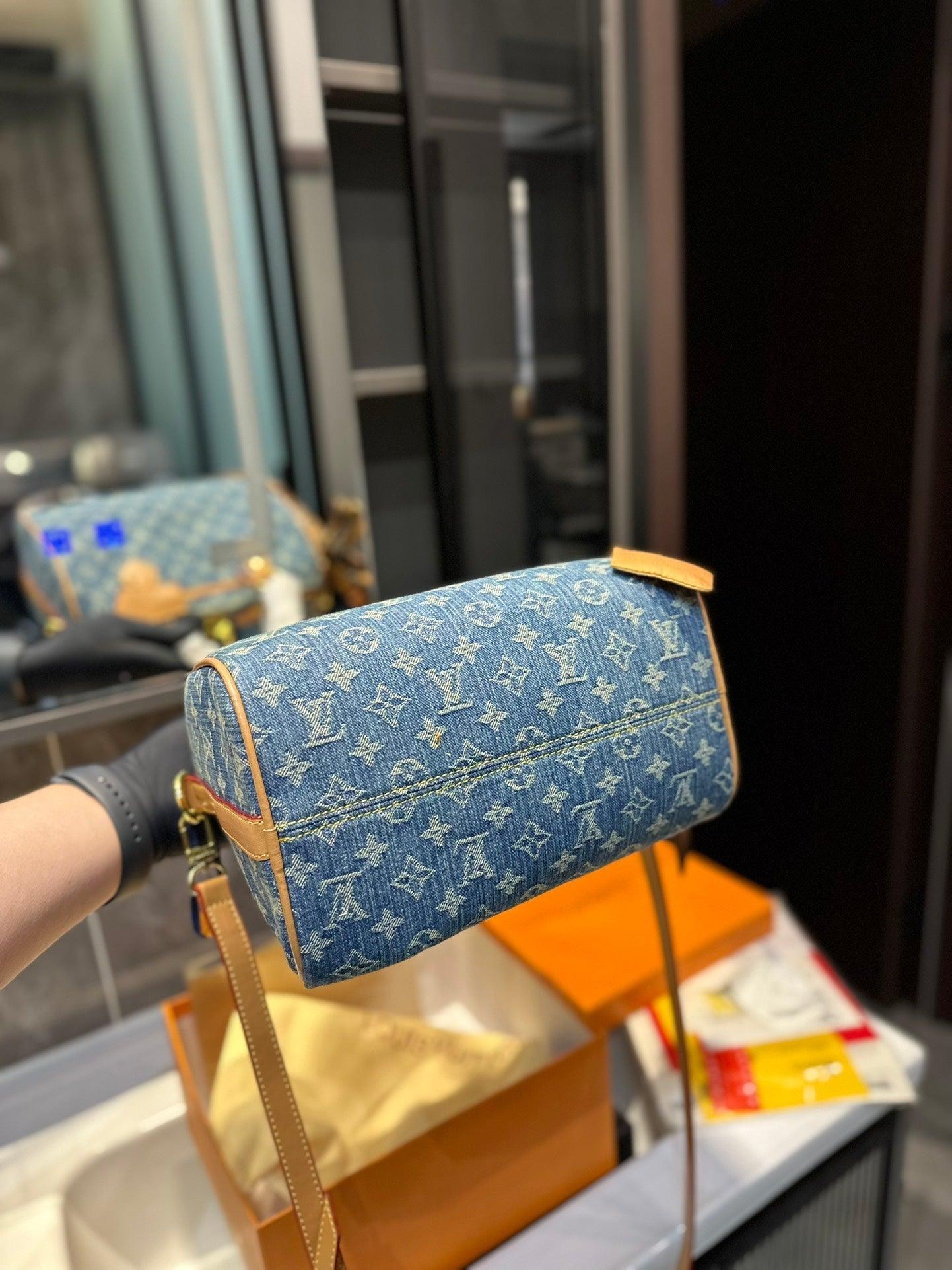 CN - New Collection Bags LUV 761 Charm Nicely