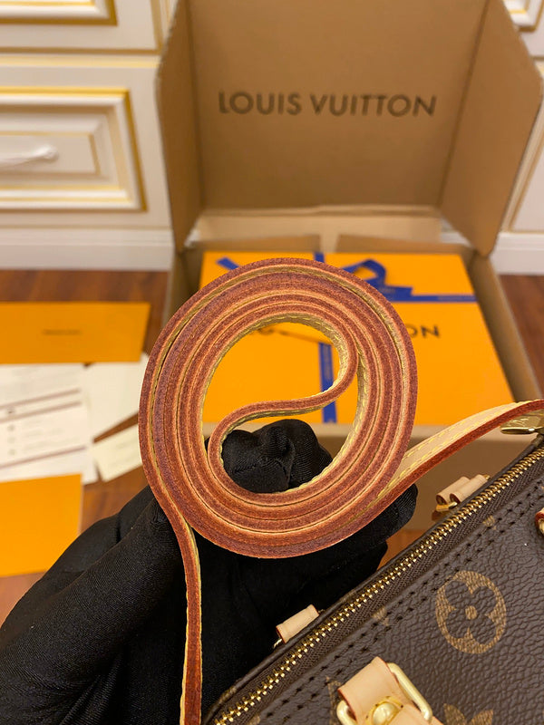 BFWD - LOV Bags - 1049 Bags Fashion Waves